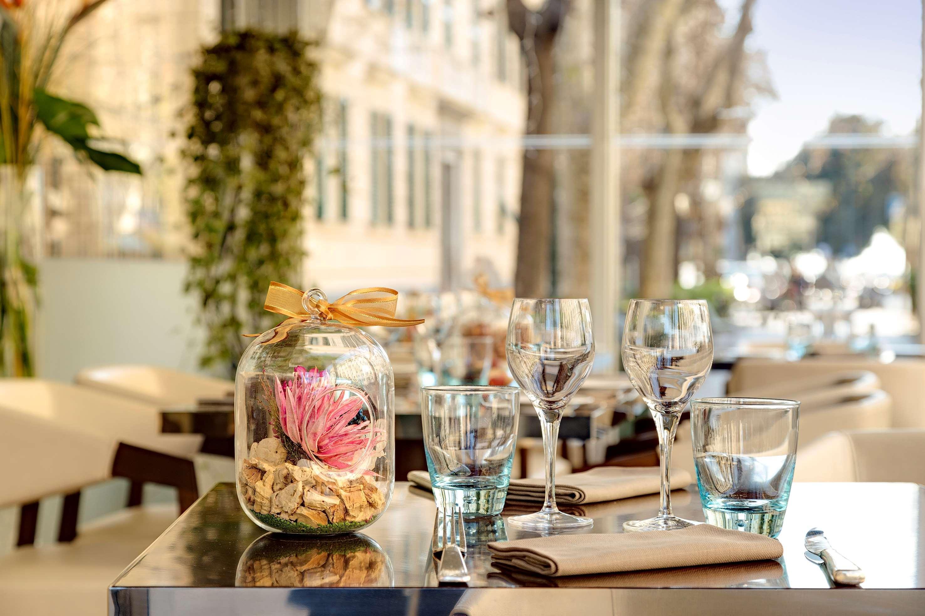 โรงแรมเมเลีย เจโนวา เจนัว ภายนอก รูปภาพ Restaurant